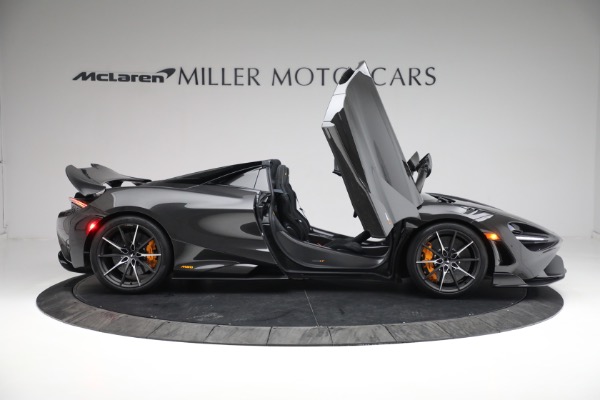 Used 2022 McLaren 765LT Spider for sale Sold at Pagani of Greenwich in Greenwich CT 06830 17