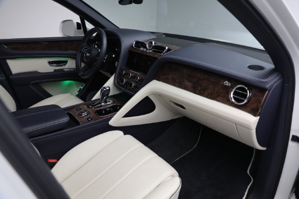 Used 2021 Bentley Bentayga Hybrid Hybrid for sale Call for price at Pagani of Greenwich in Greenwich CT 06830 24
