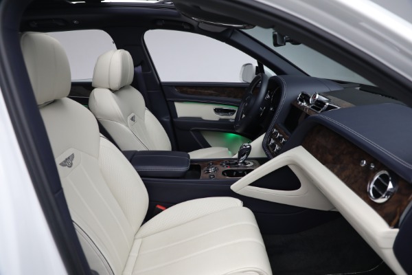 Used 2021 Bentley Bentayga Hybrid Hybrid for sale Call for price at Pagani of Greenwich in Greenwich CT 06830 25