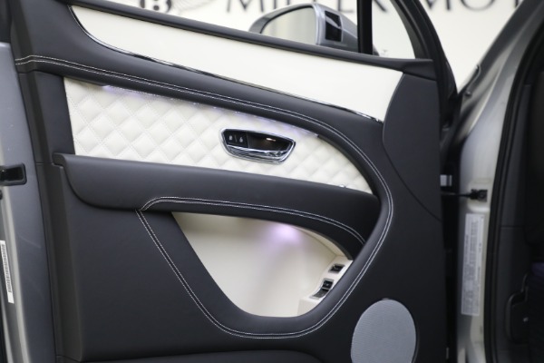 New 2023 Bentley Bentayga V8 Azure for sale $263,320 at Pagani of Greenwich in Greenwich CT 06830 14