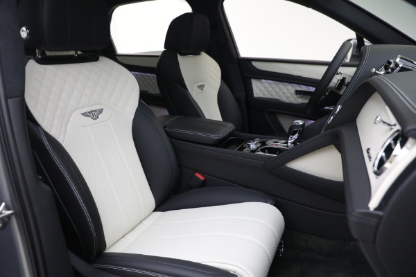 New 2023 Bentley Bentayga V8 Azure for sale $263,320 at Pagani of Greenwich in Greenwich CT 06830 22