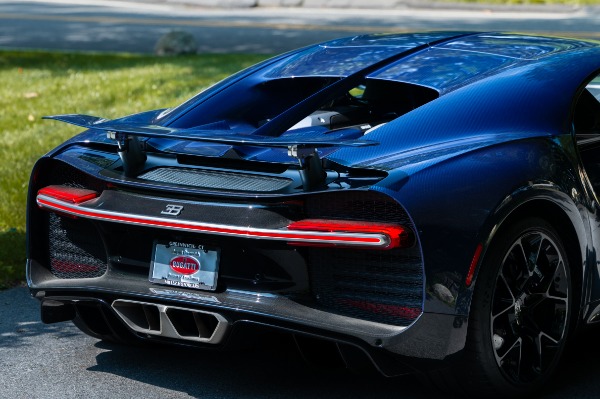 Used 2018 Bugatti Chiron for sale $3,575,000 at Pagani of Greenwich in Greenwich CT 06830 7