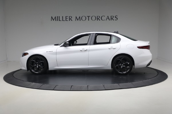 Used 2023 Alfa Romeo Giulia Estrema for sale $32,900 at Pagani of Greenwich in Greenwich CT 06830 3