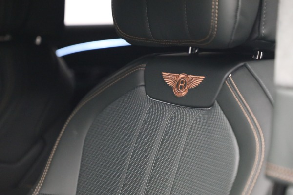 New 2022 Bentley Flying Spur Hybrid for sale $238,900 at Pagani of Greenwich in Greenwich CT 06830 22