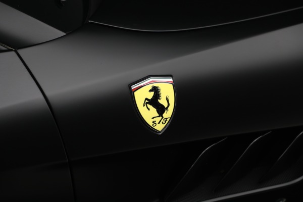 Used 2018 Ferrari GTC4Lusso for sale $265,900 at Pagani of Greenwich in Greenwich CT 06830 26
