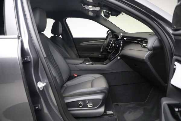 New 2023 Maserati Grecale GT for sale $56,285 at Pagani of Greenwich in Greenwich CT 06830 15