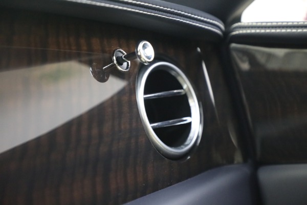 Used 2018 Bentley Flying Spur W12 for sale Sold at Pagani of Greenwich in Greenwich CT 06830 28