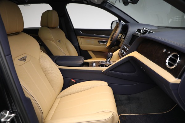 New 2023 Bentley Bentayga EWB V8 for sale $259,345 at Pagani of Greenwich in Greenwich CT 06830 23