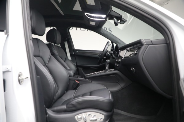 Used 2021 Porsche Macan Turbo for sale $84,900 at Pagani of Greenwich in Greenwich CT 06830 17