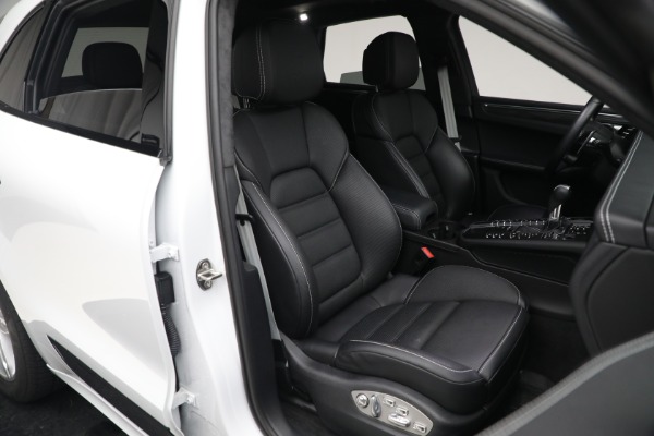 Used 2021 Porsche Macan Turbo for sale $84,900 at Pagani of Greenwich in Greenwich CT 06830 18