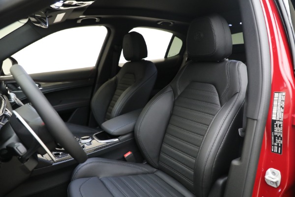 New 2023 Alfa Romeo Stelvio Estrema for sale $63,465 at Pagani of Greenwich in Greenwich CT 06830 15
