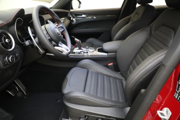 New 2023 Alfa Romeo Stelvio Estrema for sale $63,465 at Pagani of Greenwich in Greenwich CT 06830 17