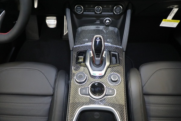 New 2023 Alfa Romeo Stelvio Estrema for sale $63,465 at Pagani of Greenwich in Greenwich CT 06830 21