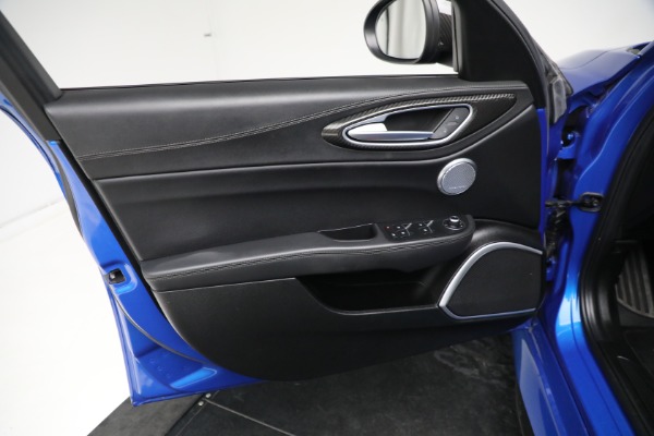 Used 2019 Alfa Romeo Giulia Ti Sport Carbon for sale $34,900 at Pagani of Greenwich in Greenwich CT 06830 16