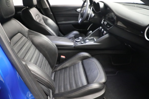 Used 2019 Alfa Romeo Giulia Ti Sport Carbon for sale $34,900 at Pagani of Greenwich in Greenwich CT 06830 18