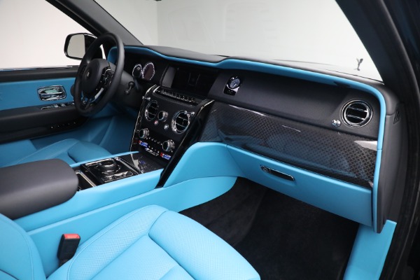 Used 2022 Rolls-Royce Black Badge Cullinan for sale $395,900 at Pagani of Greenwich in Greenwich CT 06830 19
