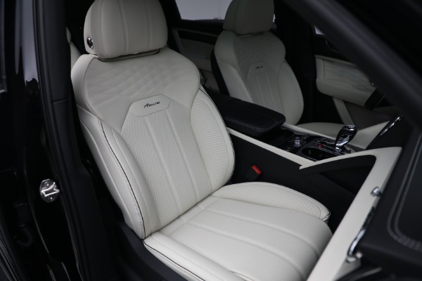 New 2023 Bentley Bentayga EWB Azure V8 for sale $297,600 at Pagani of Greenwich in Greenwich CT 06830 27