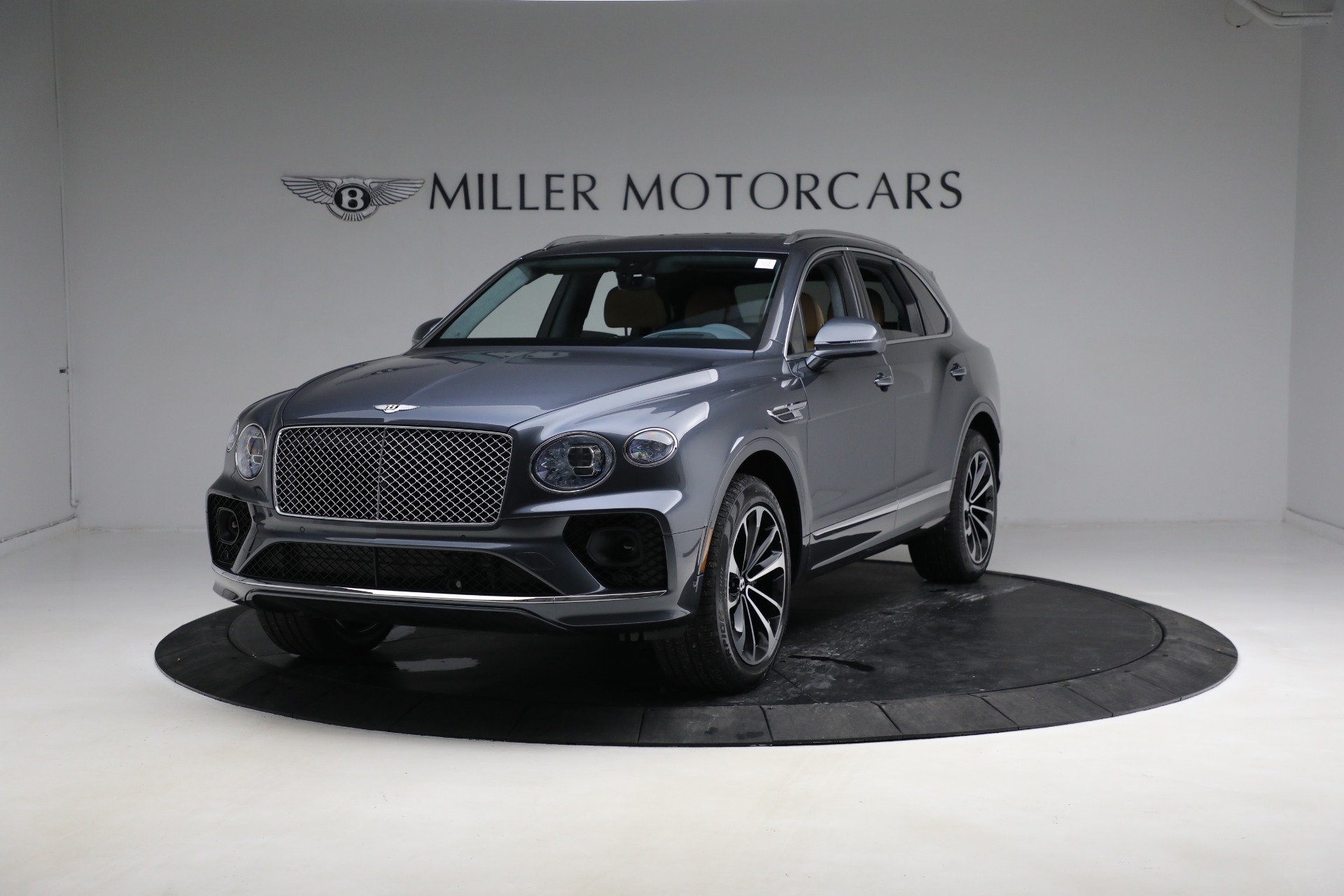 New 2023 Bentley Bentayga V8 for sale $230,170 at Pagani of Greenwich in Greenwich CT 06830 1
