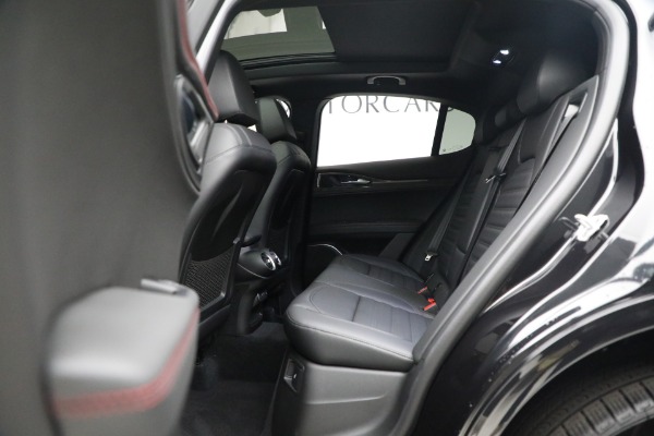 New 2023 Alfa Romeo Stelvio Estrema for sale $63,175 at Pagani of Greenwich in Greenwich CT 06830 18