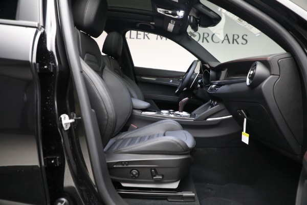 New 2023 Alfa Romeo Stelvio Estrema for sale $63,175 at Pagani of Greenwich in Greenwich CT 06830 20