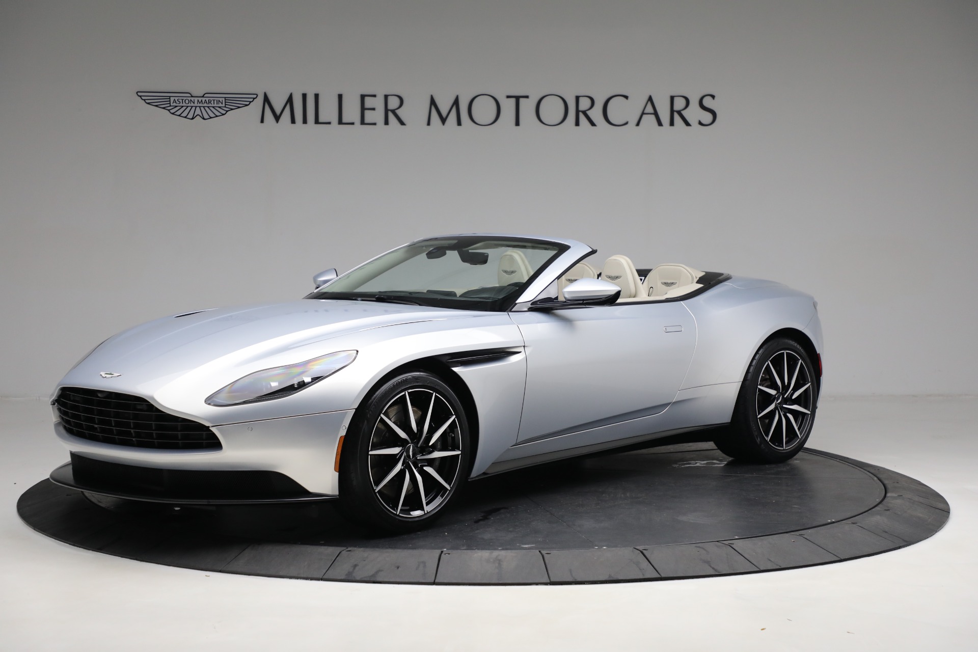 Used 2019 Aston Martin DB11 Volante for sale $145,900 at Pagani of Greenwich in Greenwich CT 06830 1