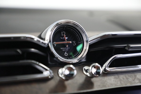 New 2023 Bentley Bentayga EWB Azure V8 for sale $274,655 at Pagani of Greenwich in Greenwich CT 06830 26