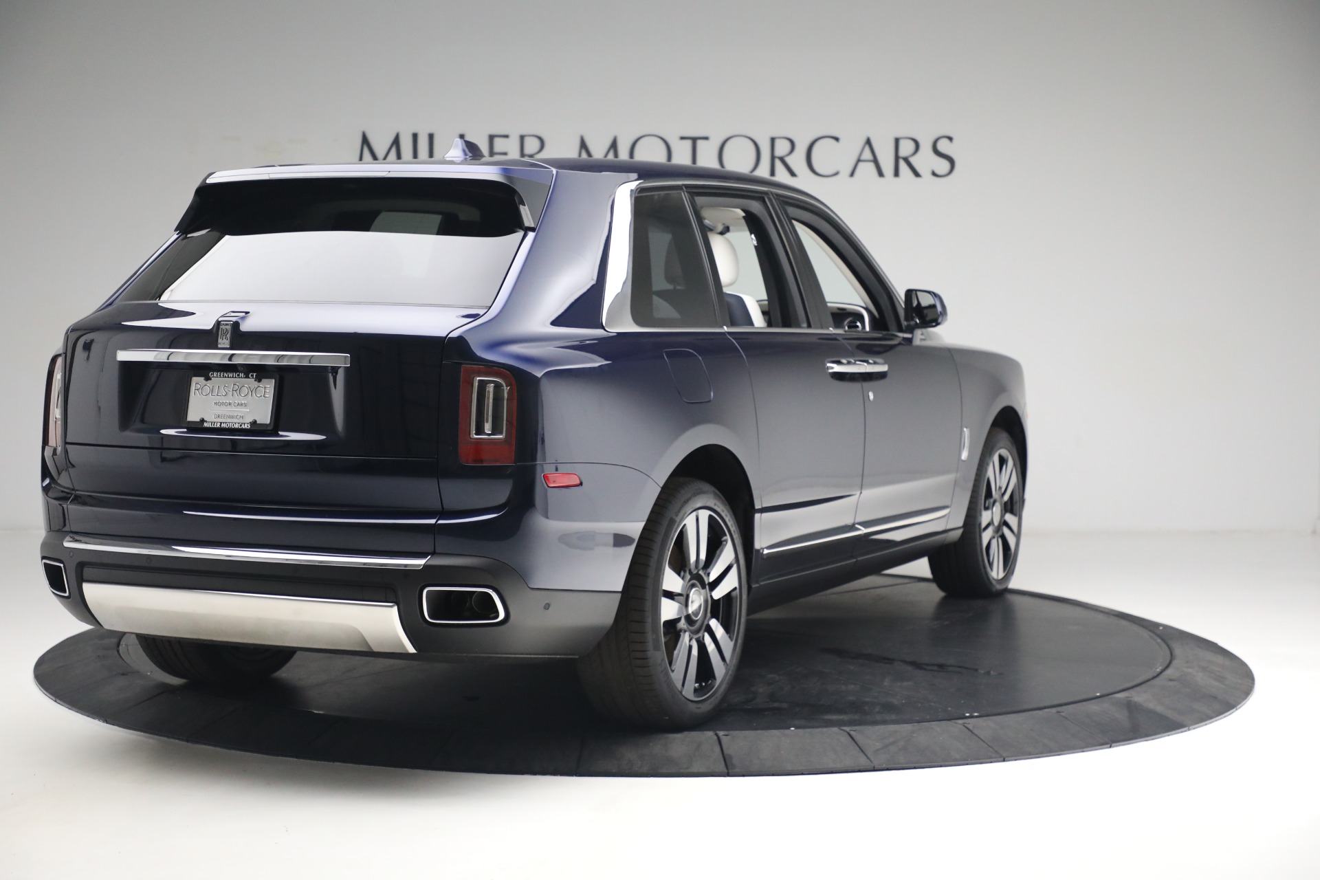 Rolls-Royce Cullinan 2023, Philippines Price, Specs & Official Promos