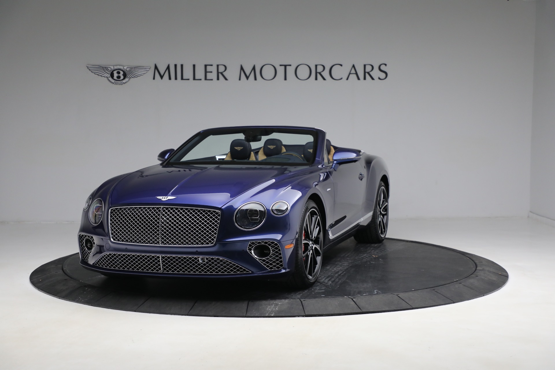 New 2023 Bentley Continental GTC Azure V8 for sale $334,475 at Pagani of Greenwich in Greenwich CT 06830 1