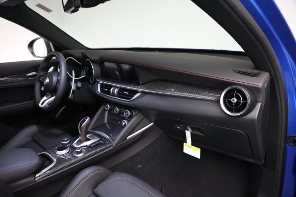 New 2023 Alfa Romeo Stelvio Estrema for sale $63,625 at Pagani of Greenwich in Greenwich CT 06830 17