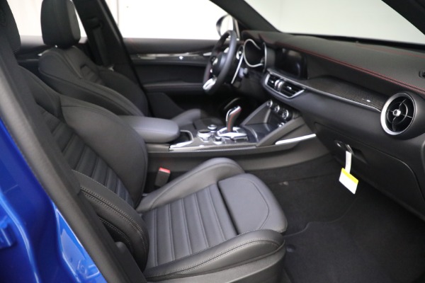 New 2023 Alfa Romeo Stelvio Estrema for sale $63,625 at Pagani of Greenwich in Greenwich CT 06830 18