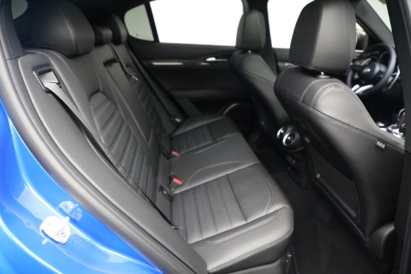 New 2023 Alfa Romeo Stelvio Estrema for sale $63,625 at Pagani of Greenwich in Greenwich CT 06830 20