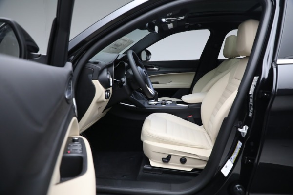 New 2023 Alfa Romeo Stelvio Ti Lusso for sale $59,275 at Pagani of Greenwich in Greenwich CT 06830 15