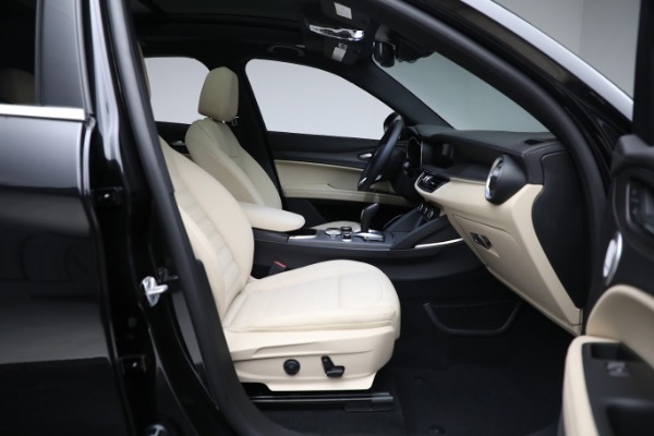 New 2023 Alfa Romeo Stelvio Ti Lusso for sale $59,275 at Pagani of Greenwich in Greenwich CT 06830 16