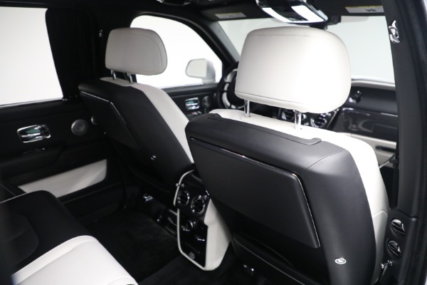 Used 2022 Rolls-Royce Black Badge Cullinan for sale $399,900 at Pagani of Greenwich in Greenwich CT 06830 25