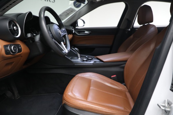 Used 2019 Alfa Romeo Giulia for sale $27,900 at Pagani of Greenwich in Greenwich CT 06830 15