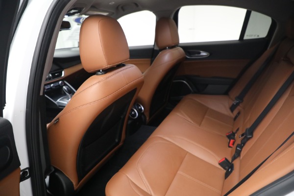 Used 2019 Alfa Romeo Giulia for sale $27,900 at Pagani of Greenwich in Greenwich CT 06830 23