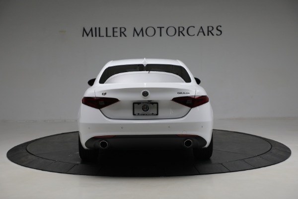 Used 2019 Alfa Romeo Giulia for sale $27,900 at Pagani of Greenwich in Greenwich CT 06830 6