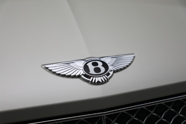 Used 2022 Bentley Bentayga V8 for sale Sold at Pagani of Greenwich in Greenwich CT 06830 16