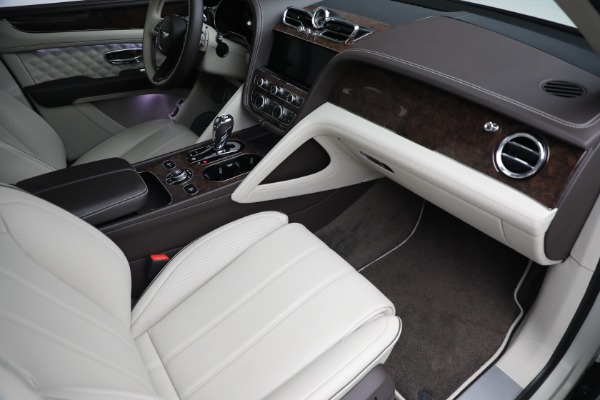 Used 2022 Bentley Bentayga V8 for sale $205,900 at Pagani of Greenwich in Greenwich CT 06830 26