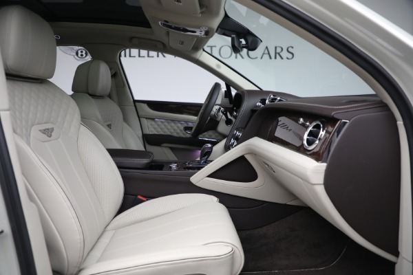 Used 2022 Bentley Bentayga V8 for sale $205,900 at Pagani of Greenwich in Greenwich CT 06830 27