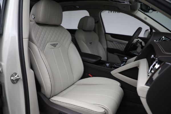 Used 2022 Bentley Bentayga V8 for sale $205,900 at Pagani of Greenwich in Greenwich CT 06830 28