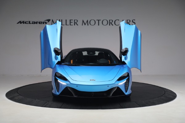 New 2023 McLaren Artura TechLux for sale $287,475 at Pagani of Greenwich in Greenwich CT 06830 13