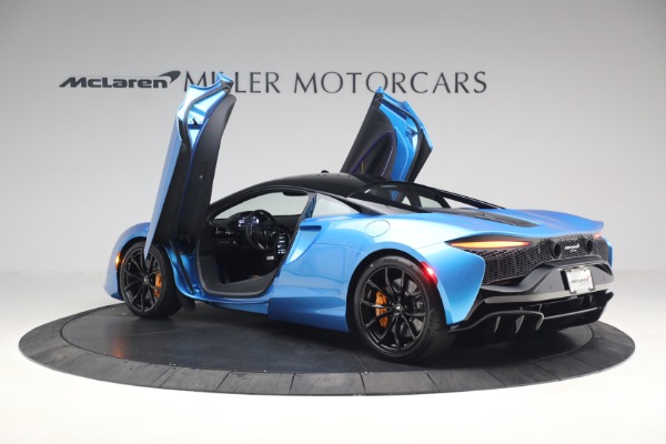 New 2023 McLaren Artura TechLux for sale $287,475 at Pagani of Greenwich in Greenwich CT 06830 15