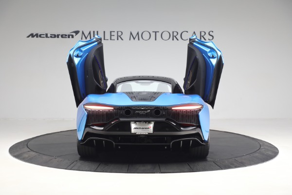 New 2023 McLaren Artura TechLux for sale $287,475 at Pagani of Greenwich in Greenwich CT 06830 16