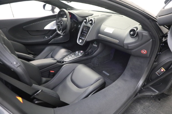 New 2023 McLaren GT for sale $216,098 at Pagani of Greenwich in Greenwich CT 06830 23