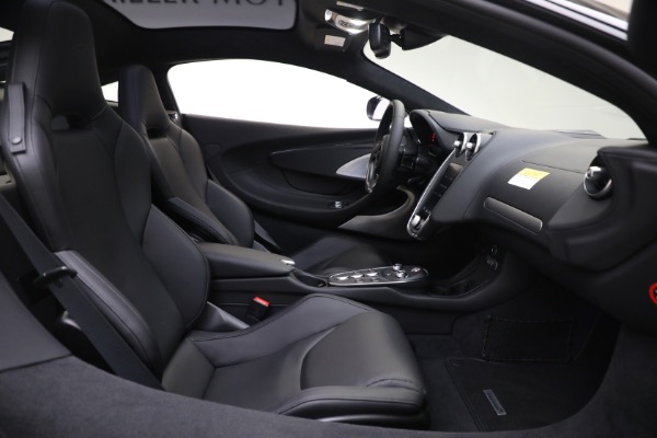 New 2023 McLaren GT for sale $216,098 at Pagani of Greenwich in Greenwich CT 06830 25