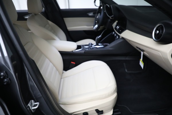 New 2023 Alfa Romeo Giulia Ti Lusso for sale $50,370 at Pagani of Greenwich in Greenwich CT 06830 14