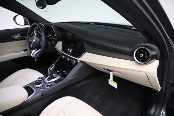 New 2023 Alfa Romeo Giulia Ti Lusso for sale $50,370 at Pagani of Greenwich in Greenwich CT 06830 21