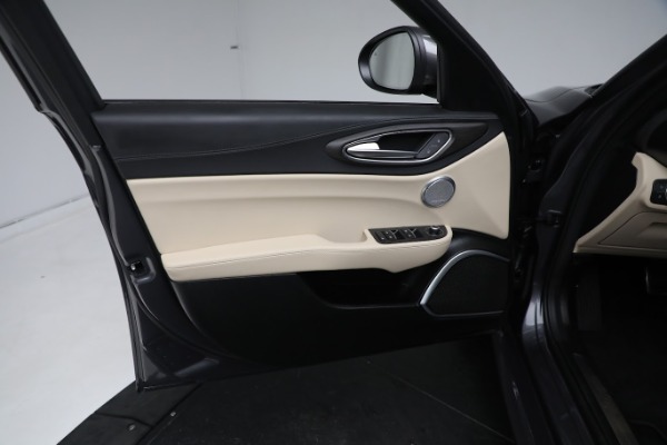New 2023 Alfa Romeo Giulia Ti Lusso for sale $50,370 at Pagani of Greenwich in Greenwich CT 06830 22
