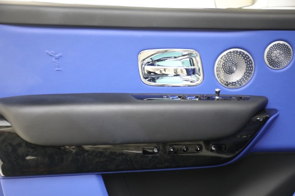Used 2022 Rolls-Royce Cullinan for sale $335,900 at Pagani of Greenwich in Greenwich CT 06830 25
